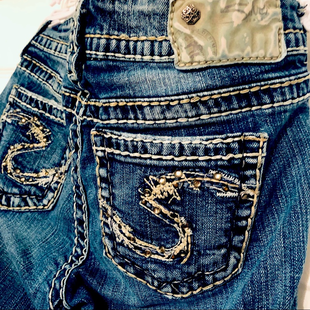 🌟 SALE - SILVER JEANS CO. Size W26- L33 ❤️ SALE!! Make offers!